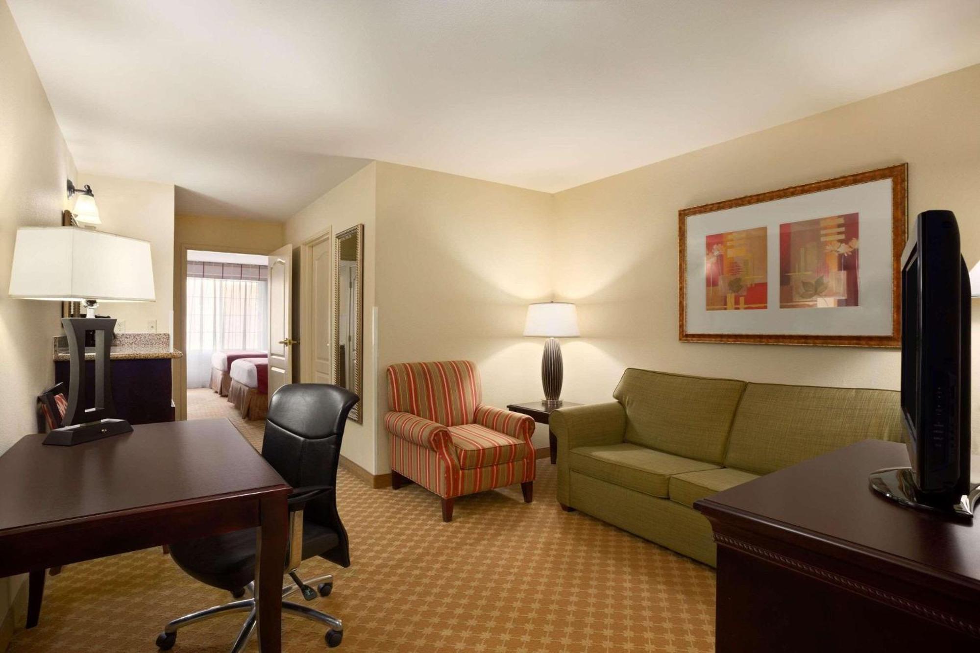 Country Inn & Suites By Radisson, Washington At Meadowlands, Pa Eksteriør billede