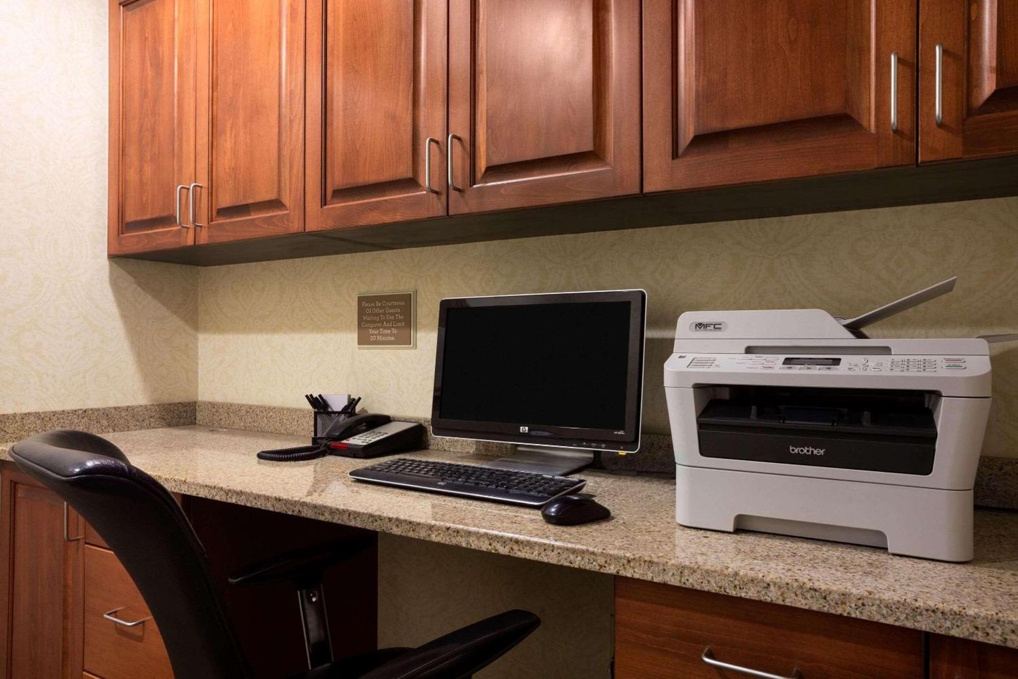 Country Inn & Suites By Radisson, Washington At Meadowlands, Pa Eksteriør billede